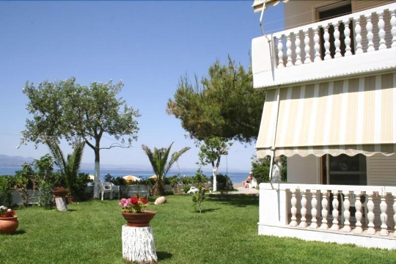 Posidonia Pension Amarynthos Exterior foto
