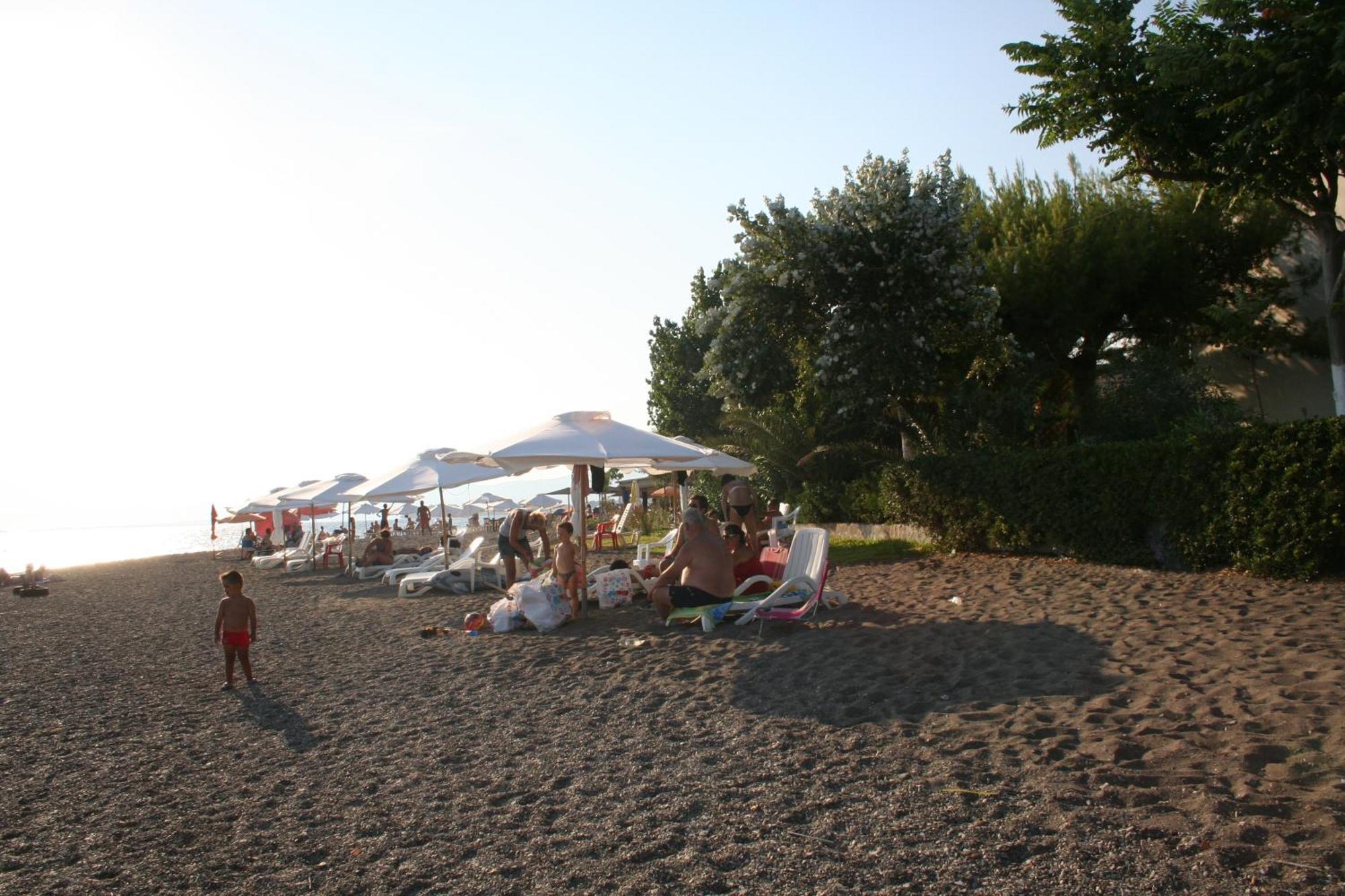 Posidonia Pension Amarynthos Exterior foto
