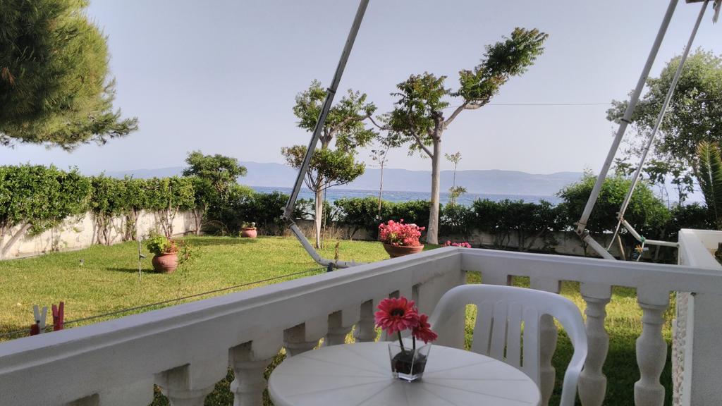 Posidonia Pension Amarynthos Exterior foto
